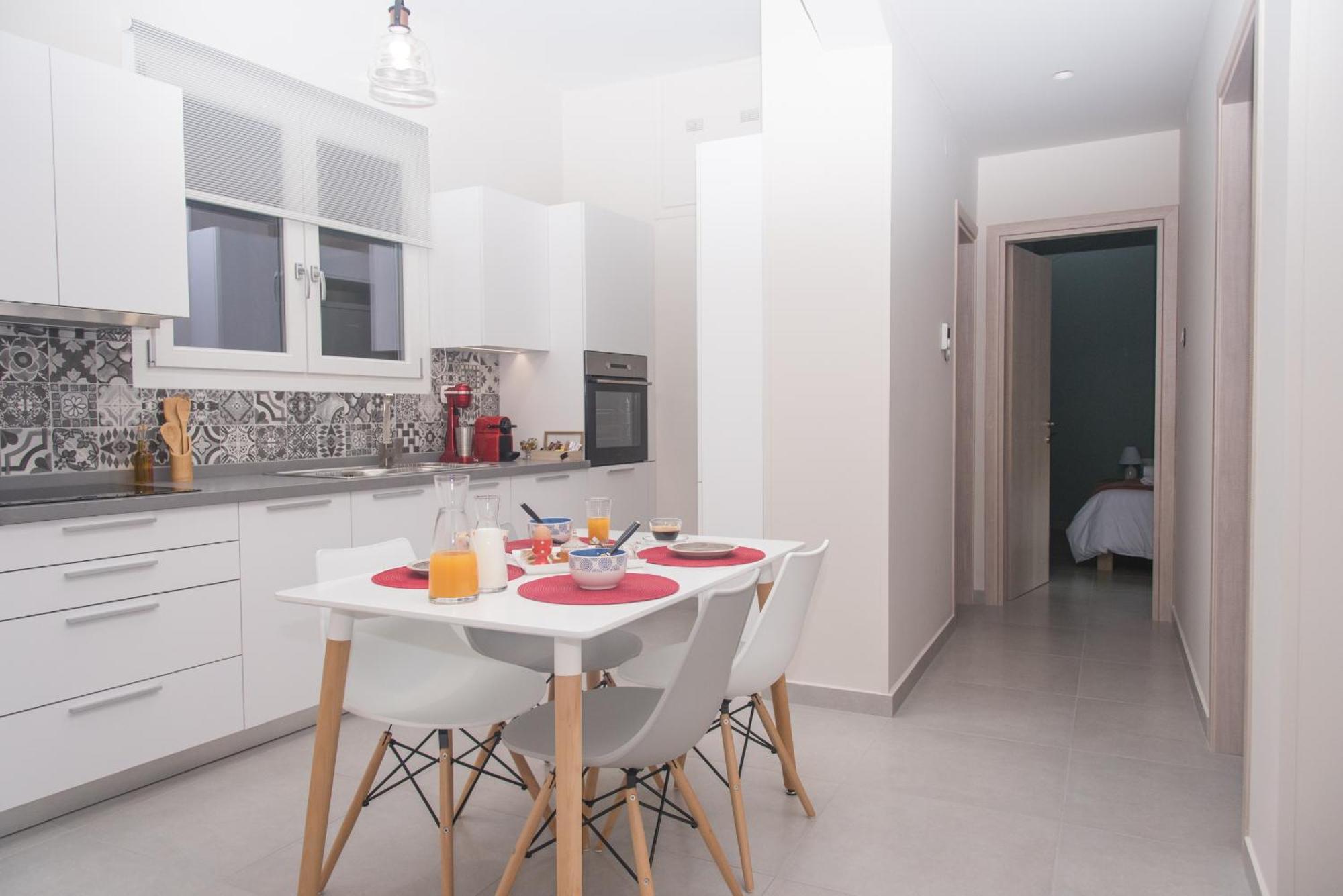 Comfy & Modern Apartment In The Heart Of Heraklion Екстер'єр фото