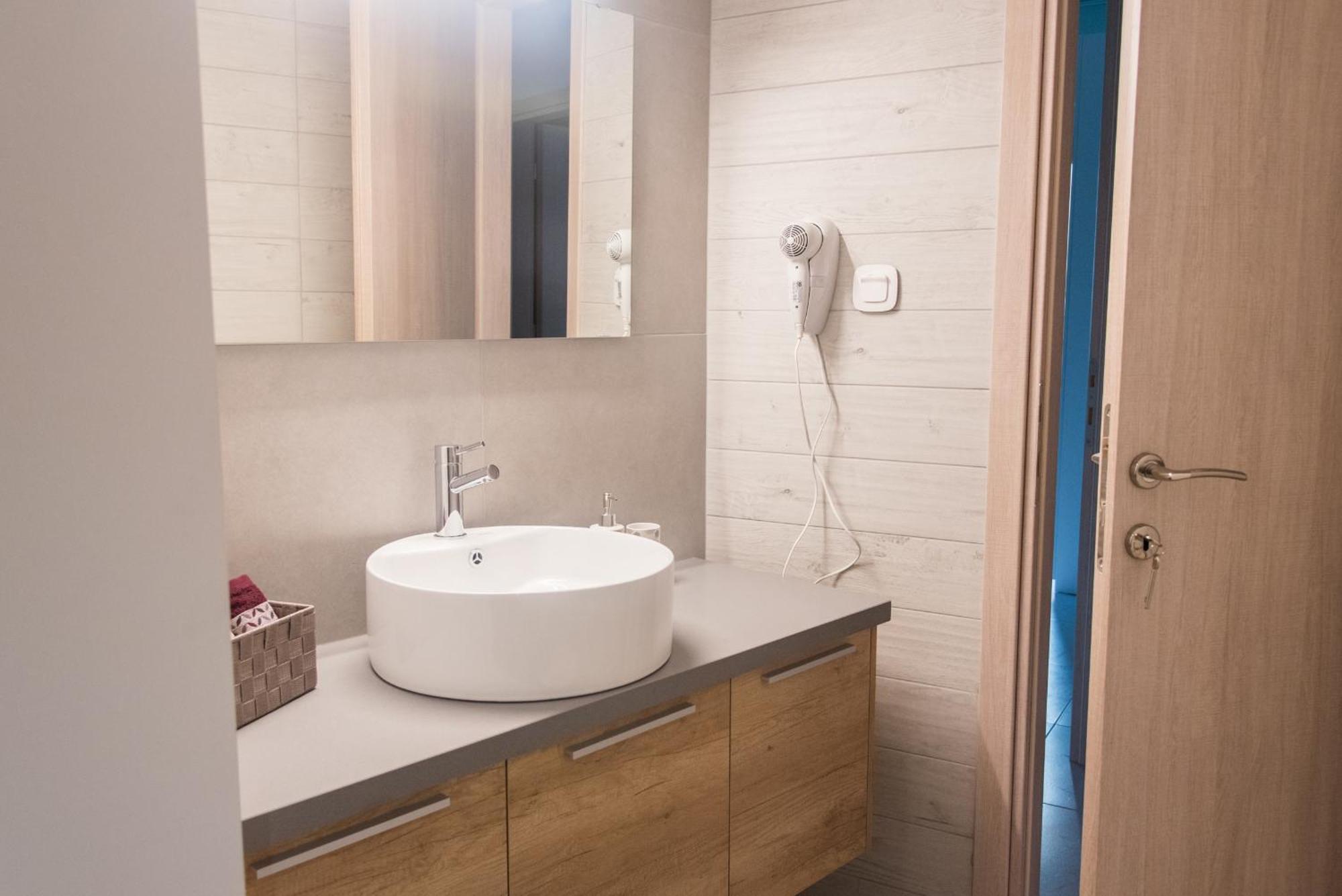 Comfy & Modern Apartment In The Heart Of Heraklion Екстер'єр фото